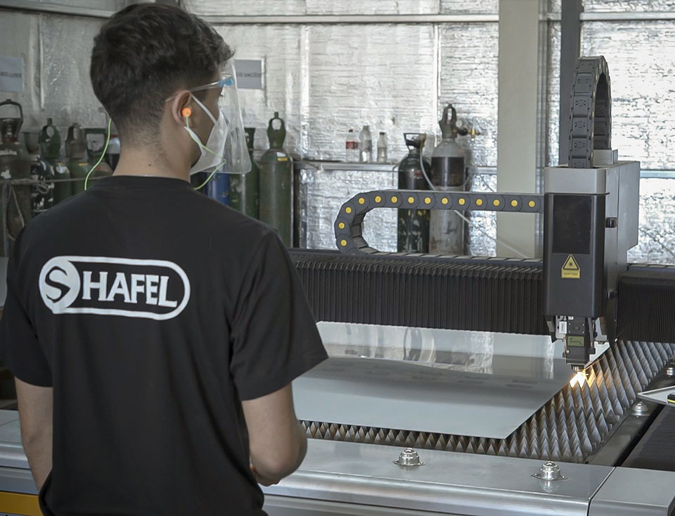 Trabajador con Laser